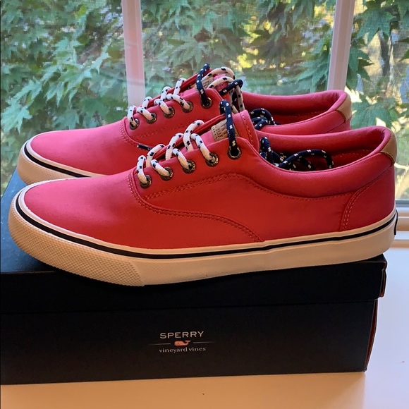 sperry vineyard vines sneakers